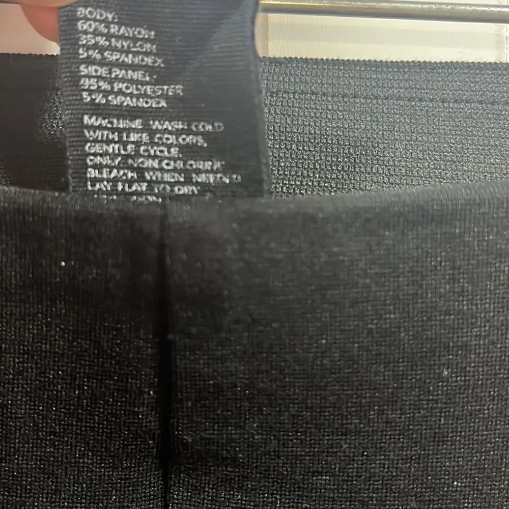Hue black mid rise leggings - Picture 3 of 6